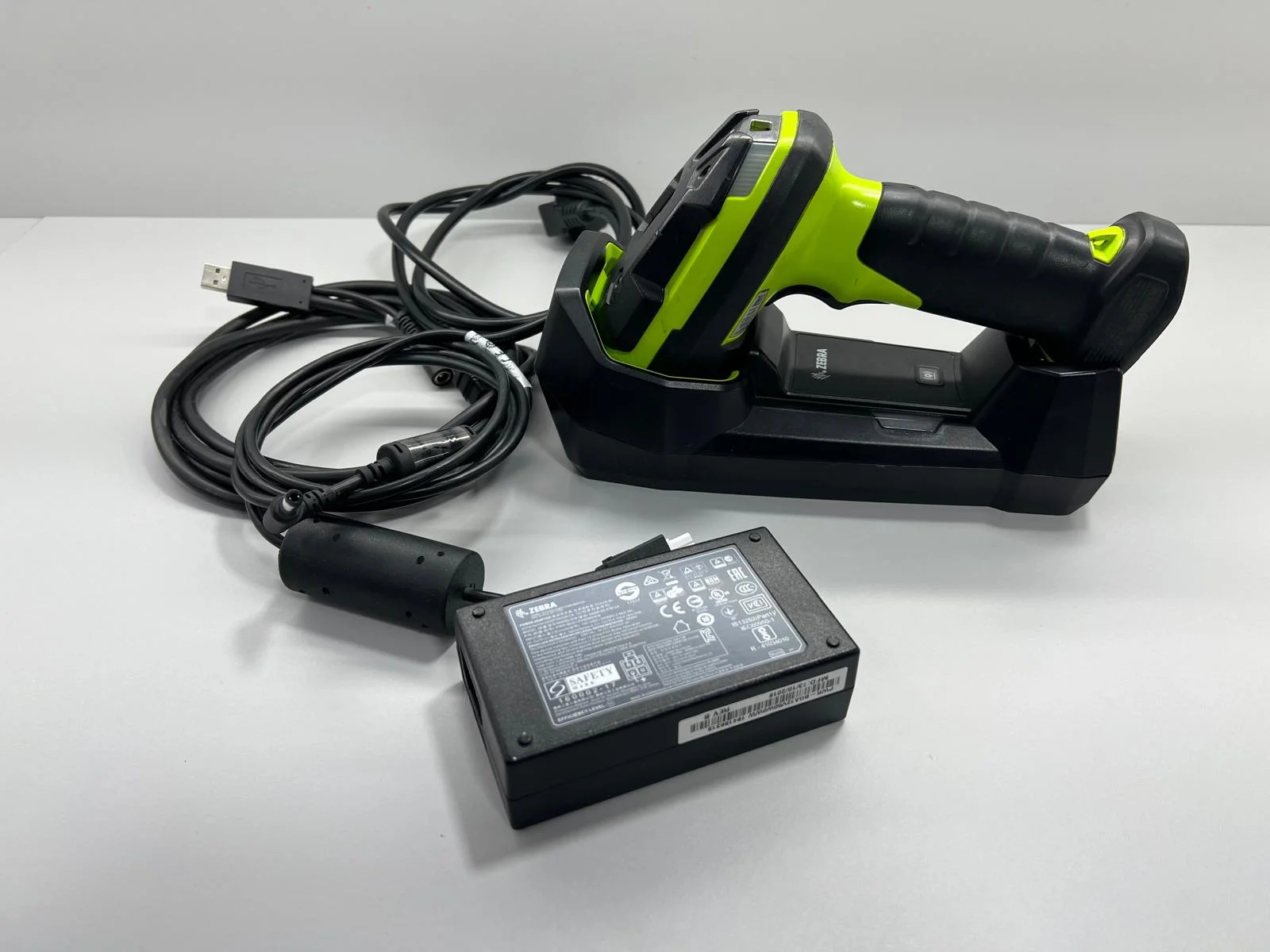 Cititor/Scaner SH ZEBRA DS3678 2D Bluetooth cradle cablu USB qr cod bare 02