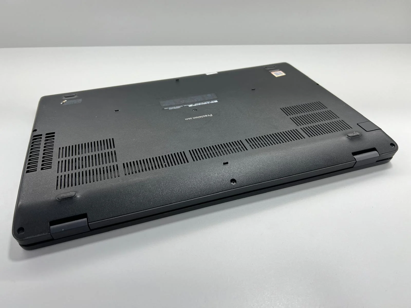 Laptop SH Dell Precision 3541 i7-9750H 16Gb RAM SSD 256gb Quadro 4gb - imagine 8