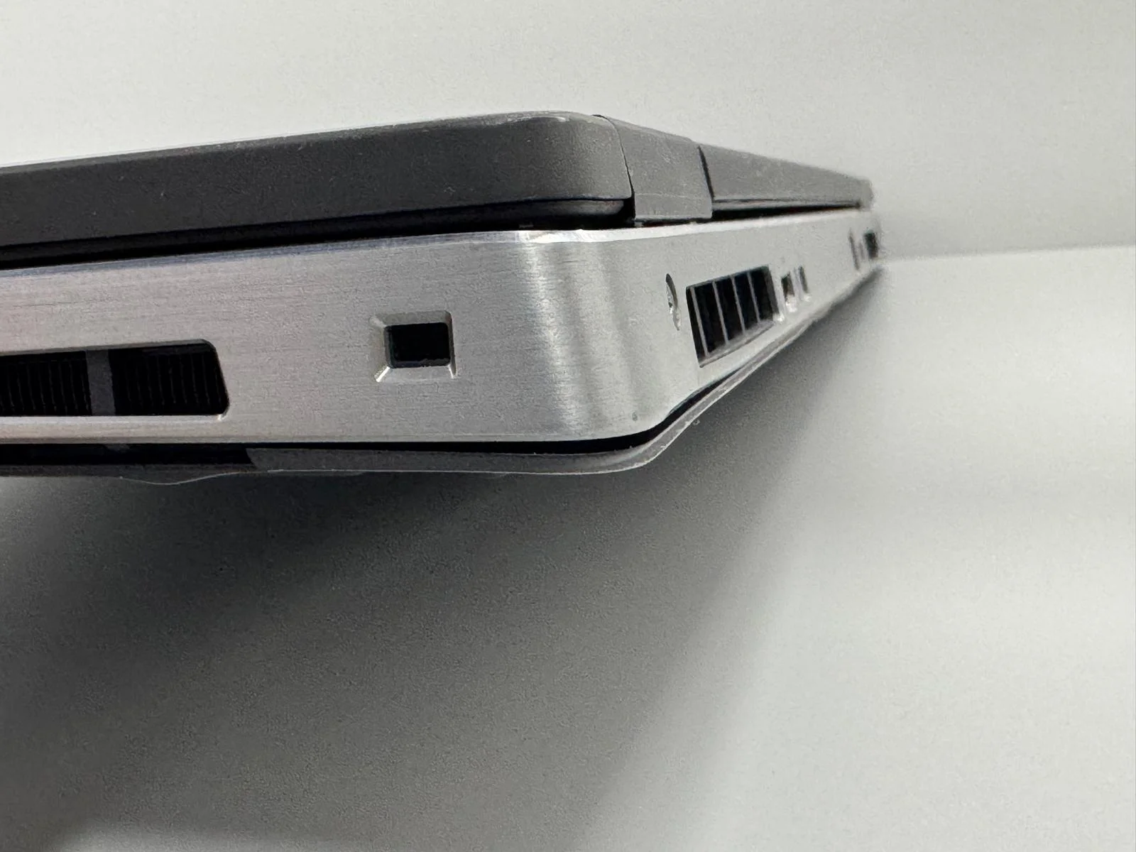 Laptop/Workstation SH Dell Precision 7740 i7-9850H RTX 5000 16 gb 64 GB RAM SSD 512gb - imagine 15