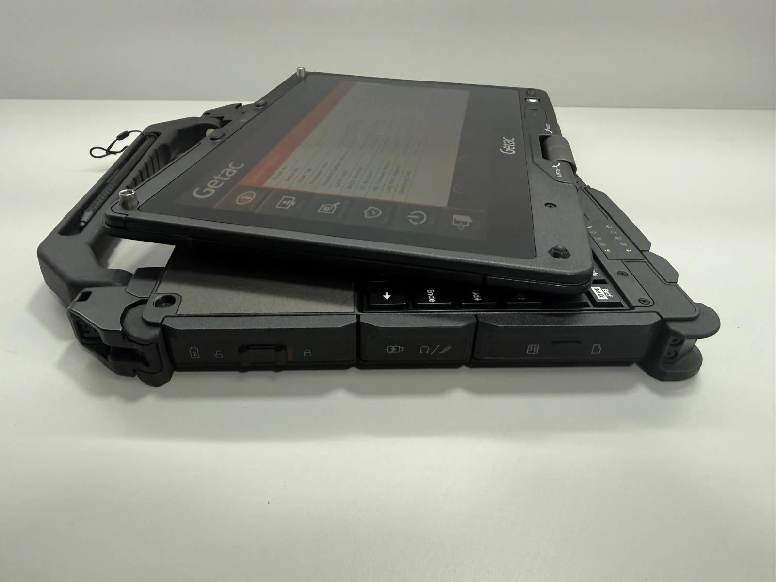 Laptop SH GETAC v110 g4 Fully Rugged i5-7200U SSD 512Gb 24GB Ram diagnoza auto touchscreen