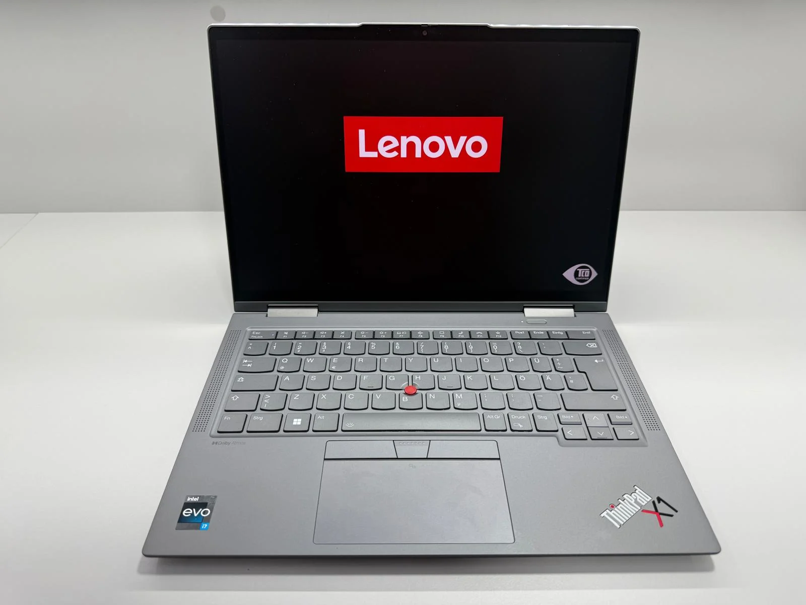 Laptop SH Lenovo X1 Yoga gen 8 i7-1355U 32gb RAM 1tb SSD nou Touchscreen