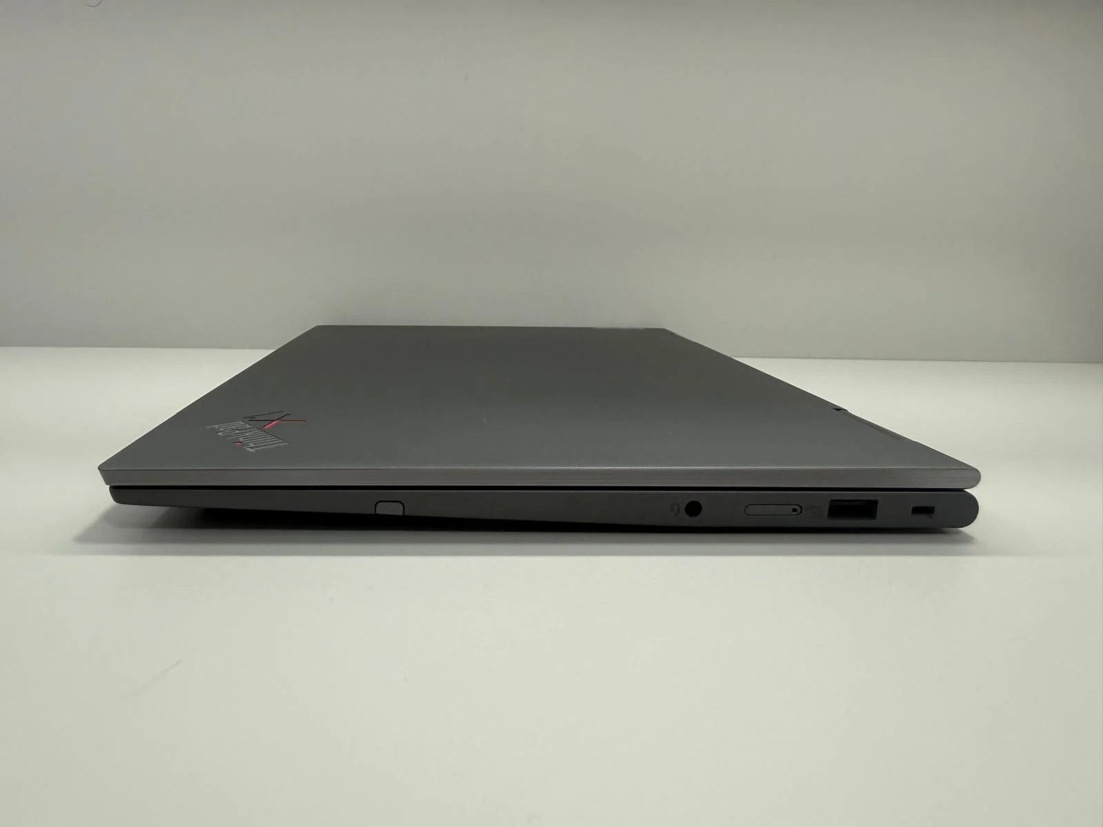 Laptop SH Lenovo X1 Yoga gen 8 i7-1355U 32gb RAM 1tb SSD nou Touchscreen - imagine 7