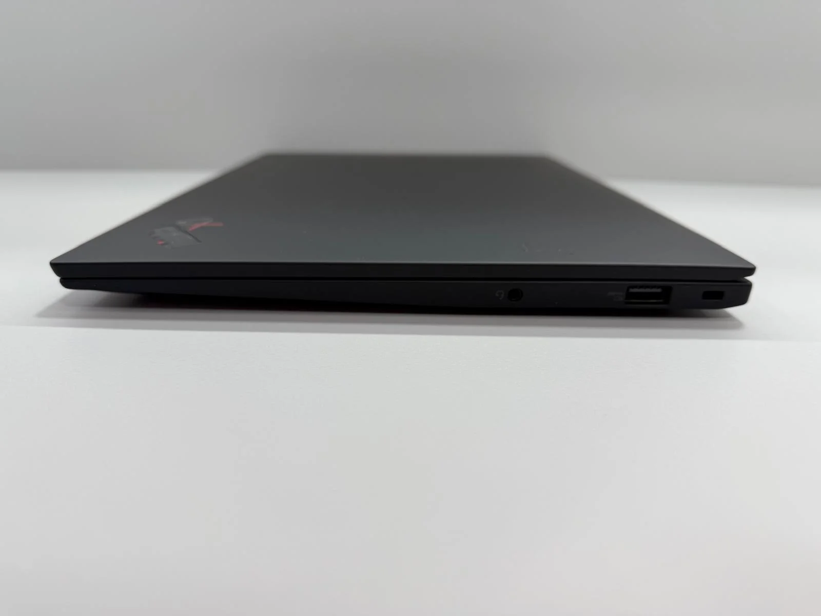 Laptop SH Lenovo X1 Carbon gen 11 i7-1365U 32Gb RAM DDR5 SSD 512Gb Touchscreen - imagine 7