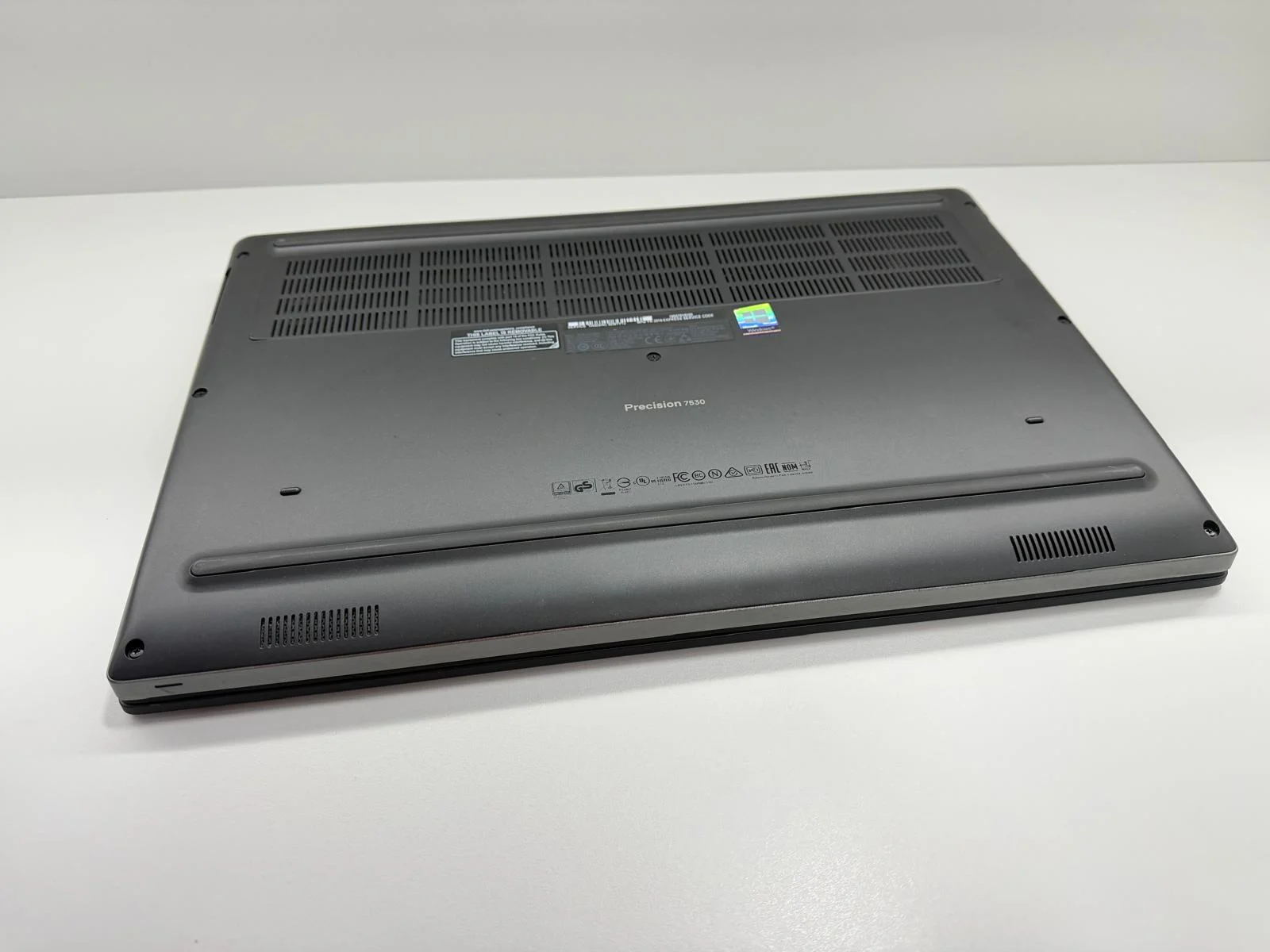 Laptop SH Dell Precision i7-8850H 64GB RAM SSD 512GB NVME Nvidia Quadro P2000 Workstation - imagine 8