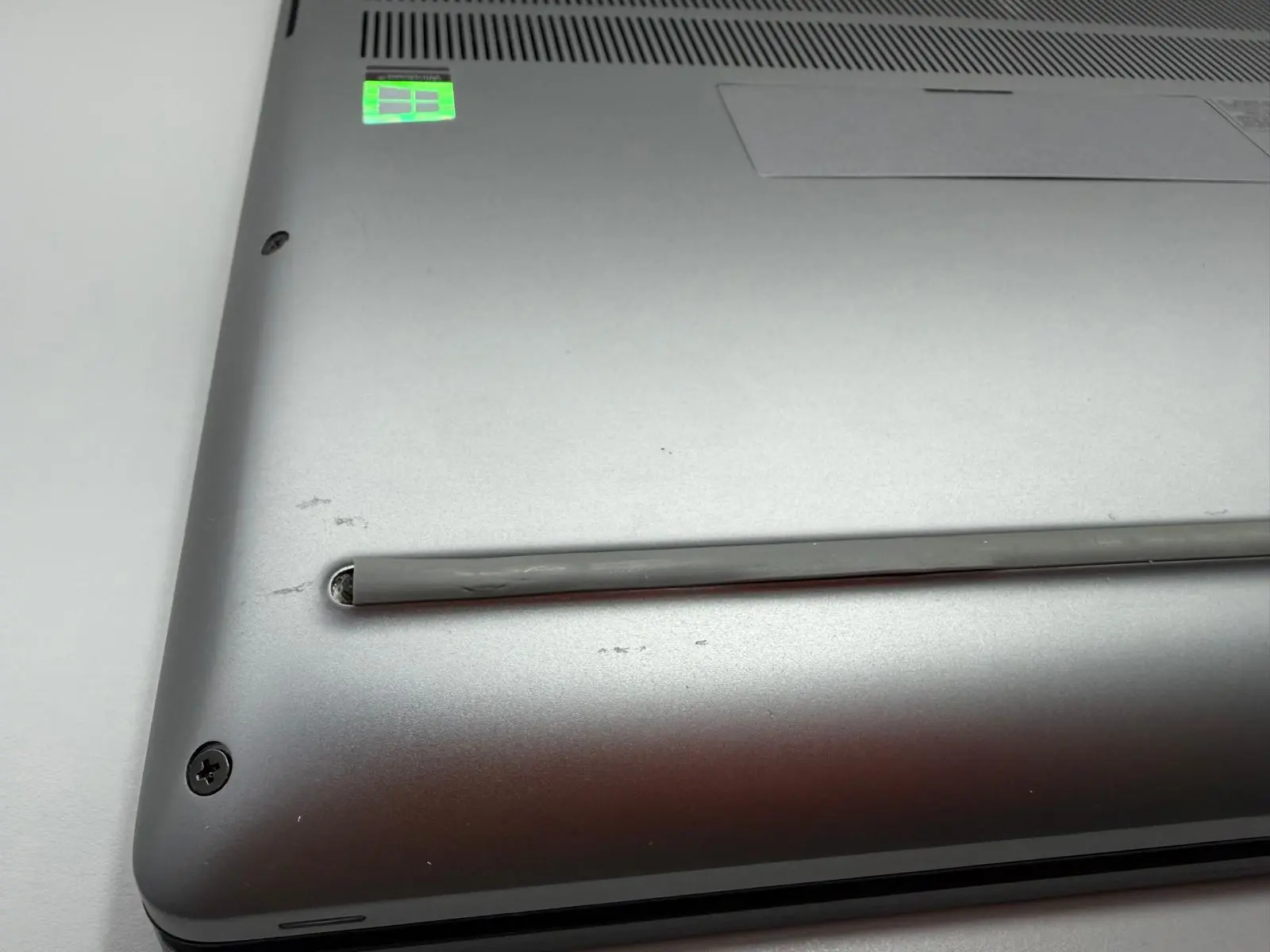 Laptop SH Dell Precision 7750 i7-10850H 96GB RAM SSD 1TB Quadro RTX 5000 16GB - imagine 14