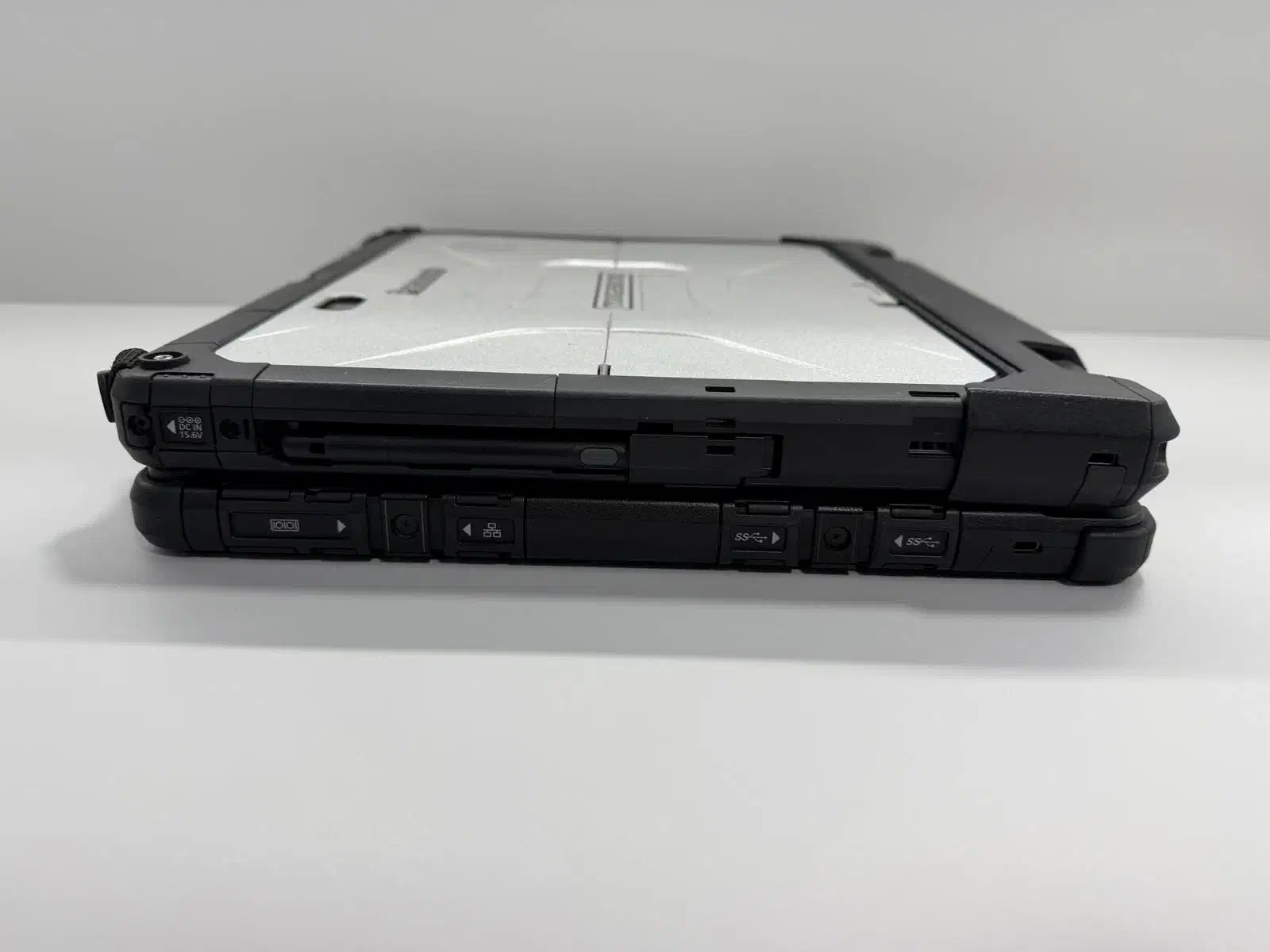 Laptop Tabletă SH Panasonic Toughbook CF-33 MK1 i7-7600U SSD 512GB 16GB RAM Tastatura Detasabila 4G LTE GPS Scanner 2D - imagine 5